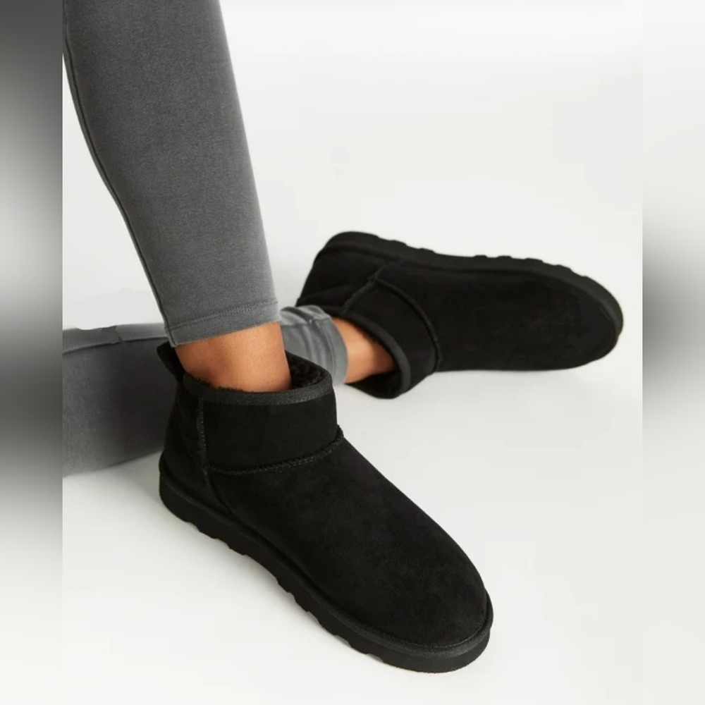 Charlee Fuzzie Bootie Size *8